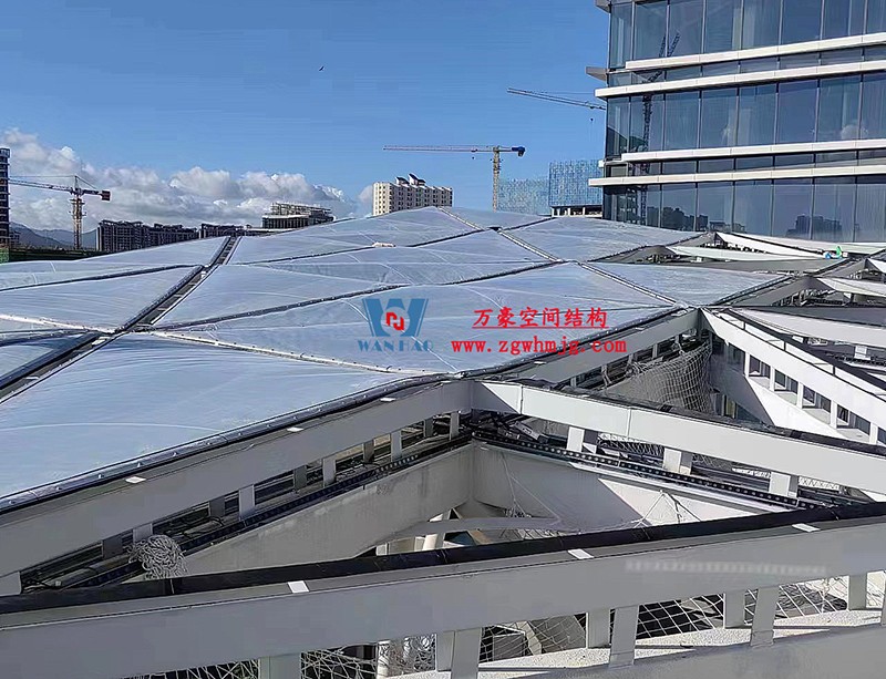 縱使烈日炎炎，腳步從未止歇！海南這個(gè)ETFE氣枕膜項(xiàng)目施工進(jìn)度有最新消息