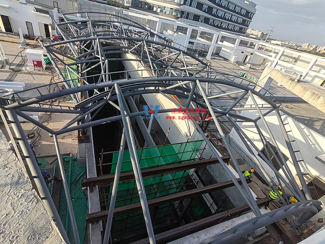 海南醫學院第一附屬醫院江東新院區連廊天幕順利完工