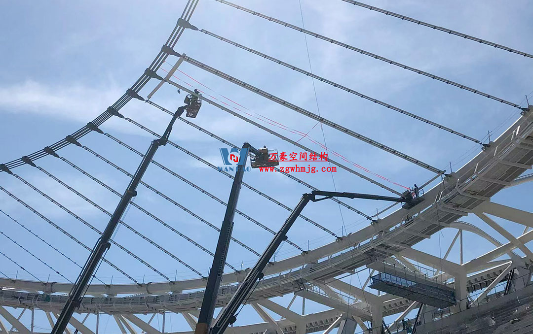 無錫奧體中心體育場ETFE膜首吊成功，太湖畔將閃耀“生態(tài)之光”