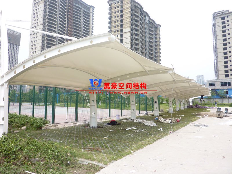 七字型膜結構車棚