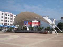 舞臺膜結構具有哪些特性？張拉膜結構舞臺有什么優勢特點？