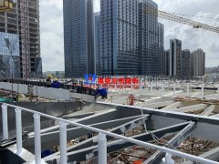 紅山六九七九商業中心項目幕墻鋼膜結構工程施工中