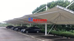 張拉膜車棚造價和哪些因素有關？降低張拉膜車棚造價的方法有哪些？